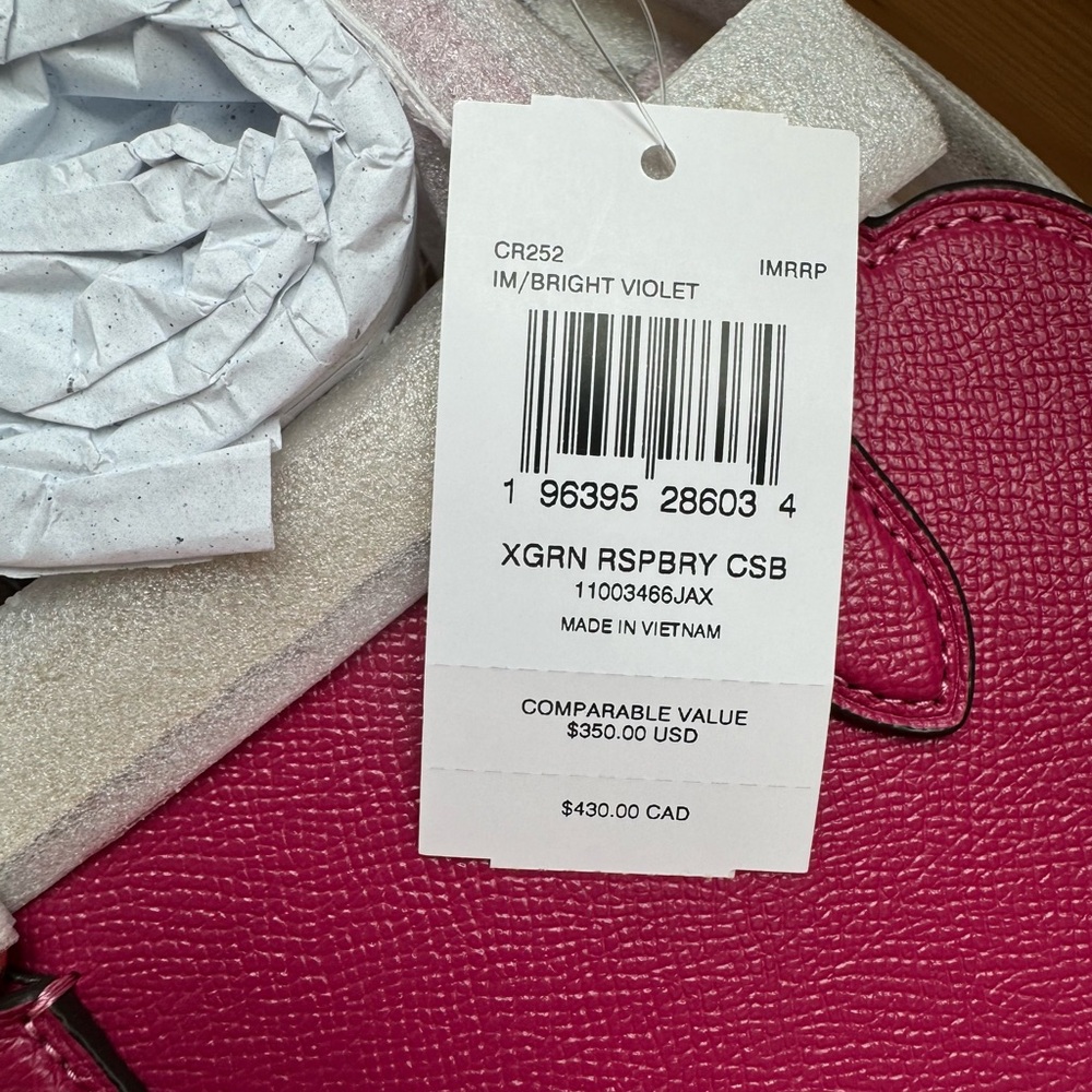 🍒 Coach Raspberry Crossbody - Picture 6 of 7